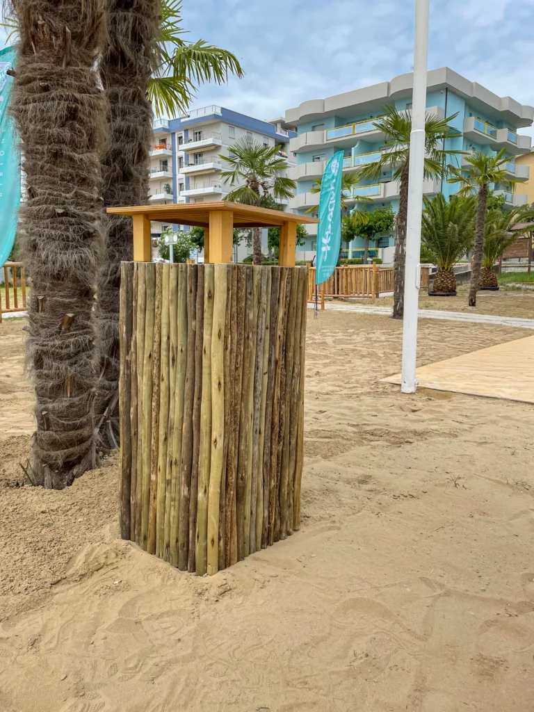 Mobilier et compl&eacute;ments bambou cannes bambou feuilles palmier roseau africain pergolas parasols kiosques chiringuitos v&eacute;randas &eacute;tablissements baln&eacute;aires lidos restaurants plages parcs h&ocirc;tels piscines