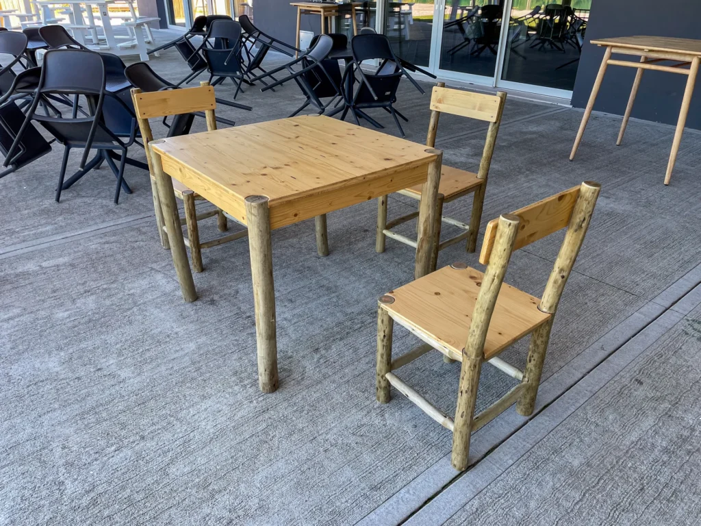 Mobilier et compl&eacute;ments bambou cannes bambou feuilles palmier roseau africain pergolas parasols kiosques chiringuitos v&eacute;randas &eacute;tablissements baln&eacute;aires lidos restaurants plages parcs h&ocirc;tels piscines