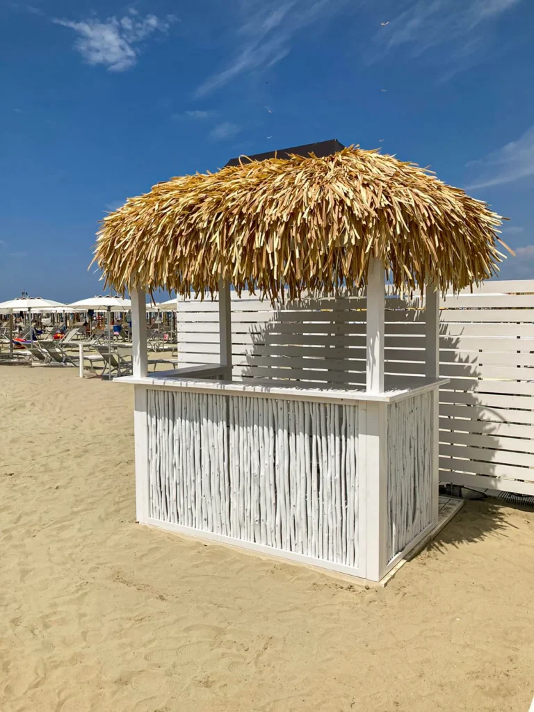 Kiosques bar chiringuitos mer plage bois bambou eucalyptus style ethnique exotique &eacute;tablissements baln&eacute;aires lidos restaurants plages parcs h&ocirc;tels piscines