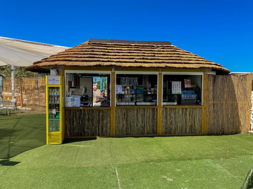 Kiosques bar chiringuitos mer plage bois bambou eucalyptus style ethnique exotique &eacute;tablissements baln&eacute;aires lidos restaurants plages parcs h&ocirc;tels piscines
