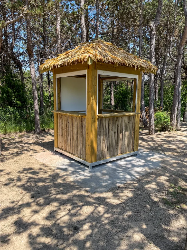 Kiosques bar chiringuitos mer plage bois bambou eucalyptus style ethnique exotique &eacute;tablissements baln&eacute;aires lidos restaurants plages parcs h&ocirc;tels piscines