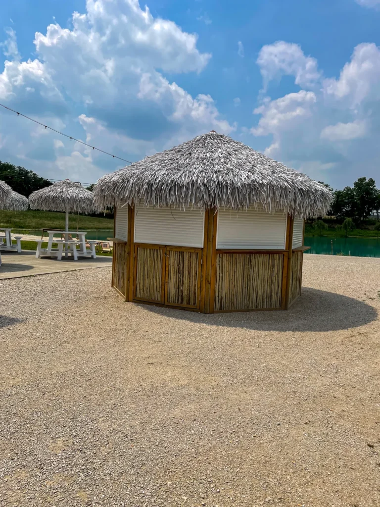 Kiosques bar chiringuitos mer plage bois bambou eucalyptus style ethnique exotique &eacute;tablissements baln&eacute;aires lidos restaurants plages parcs h&ocirc;tels piscines