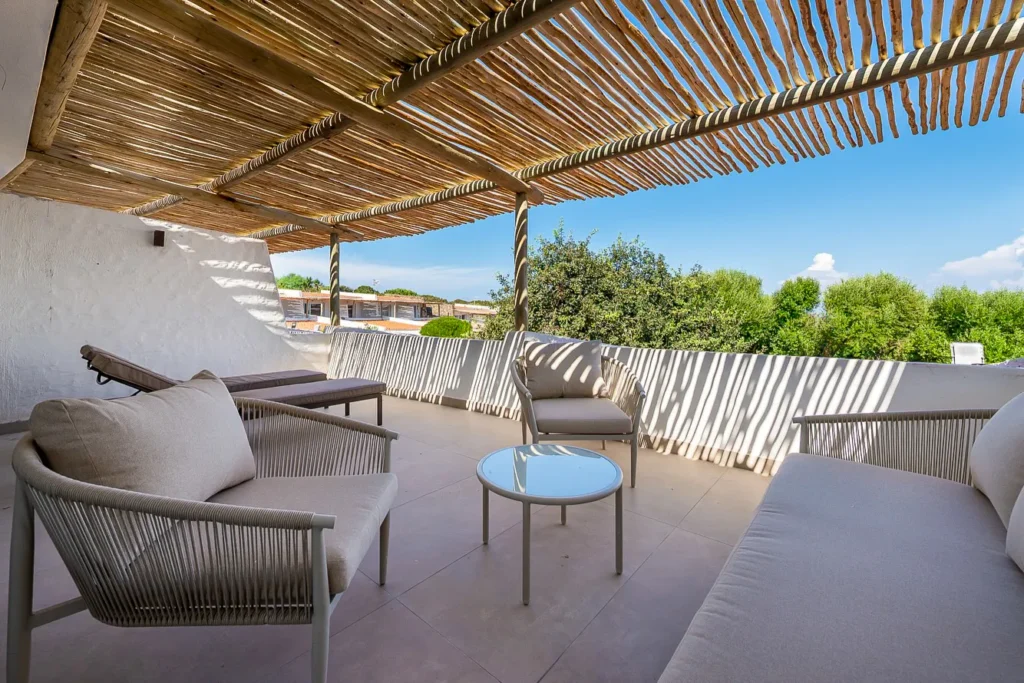 Pergolas paille bambou cannes bambou feuilles palmier roseau africain pergolas parasols kiosques chiringuitos v&eacute;randas &eacute;tablissements baln&eacute;aires lidos restaurants plages parcs h&ocirc;tels piscines
